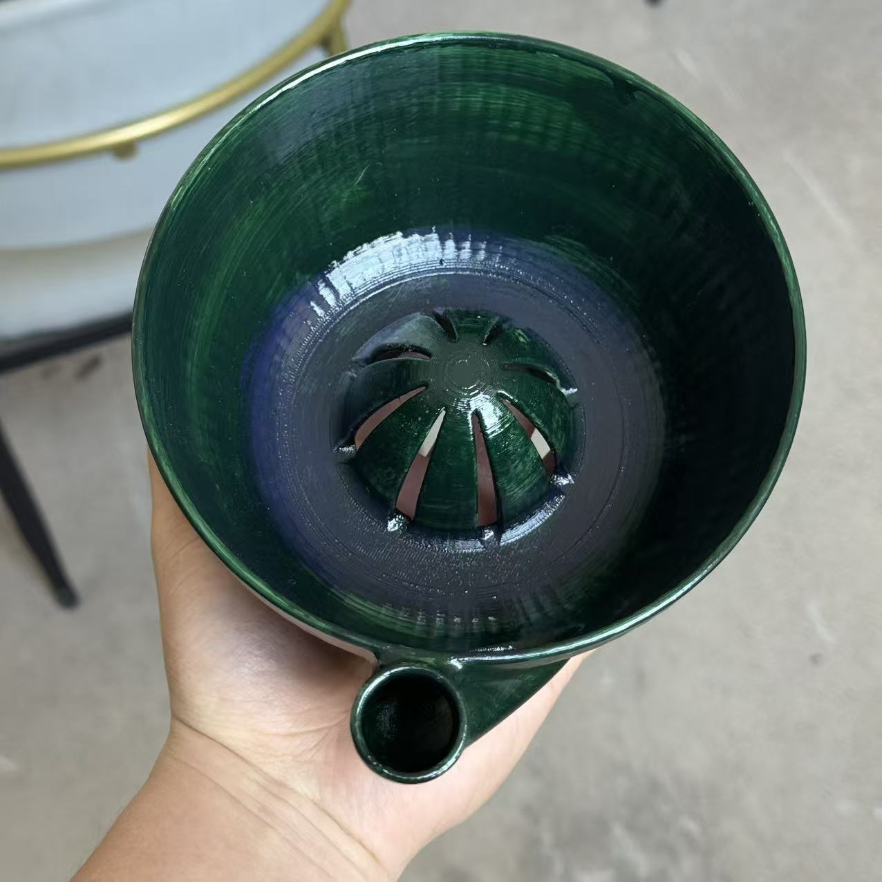 Ceramic Berry Self-Cleaning Swirl Bowl