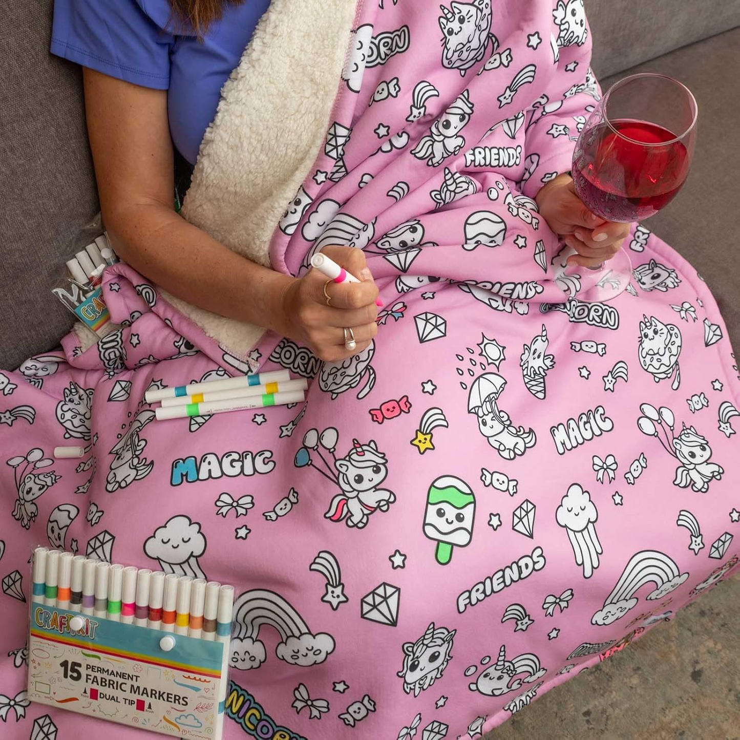 Velvet Coloring Blanket Comes With 24-color Markers