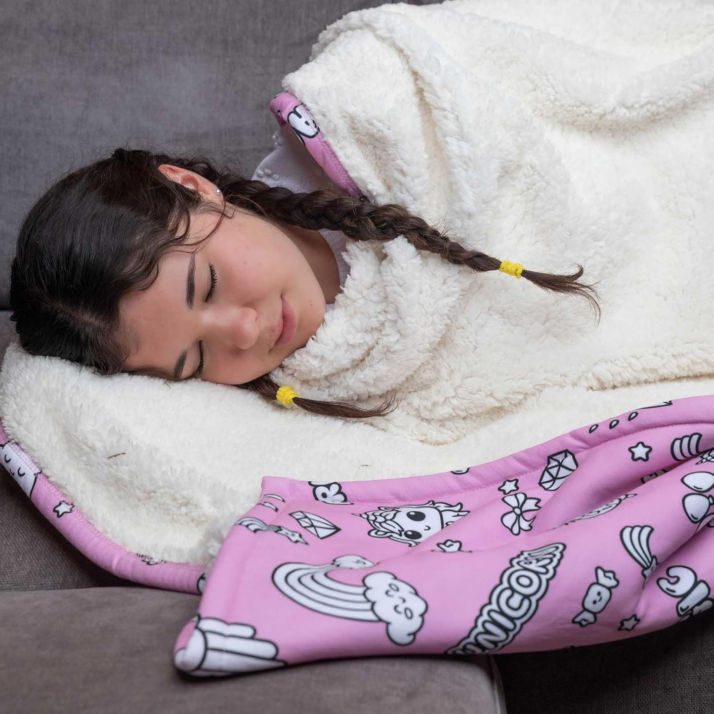 Velvet Coloring Blanket Comes With 24-color Markers